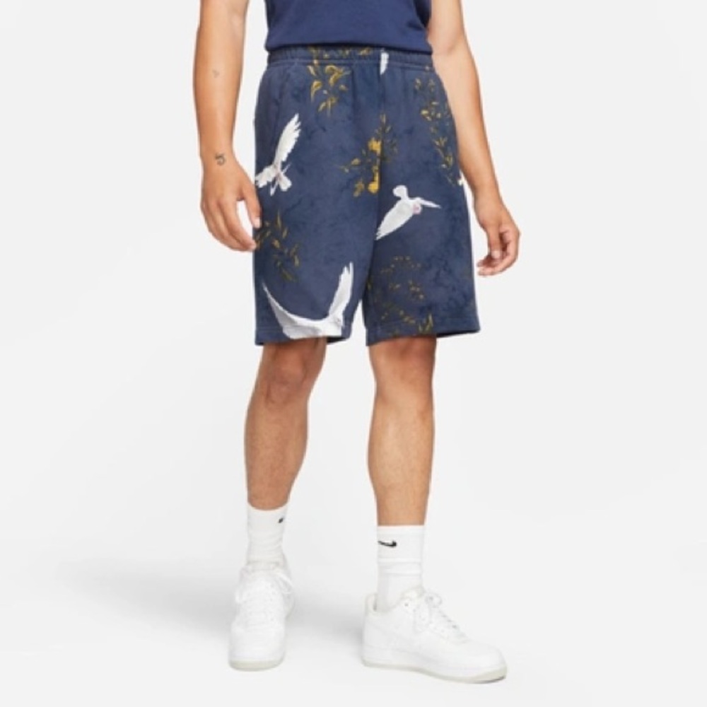 Nike Mens Sportswear Club French Terry Shorts in Thunder Blue Dove Size Medium